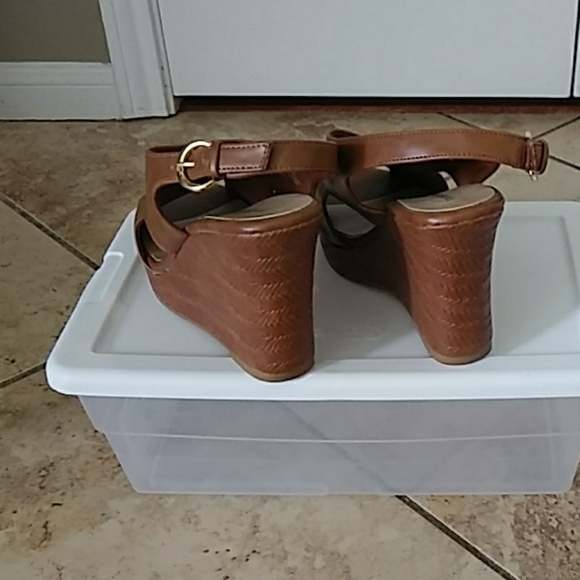 Sandals - Picture 4 of 4